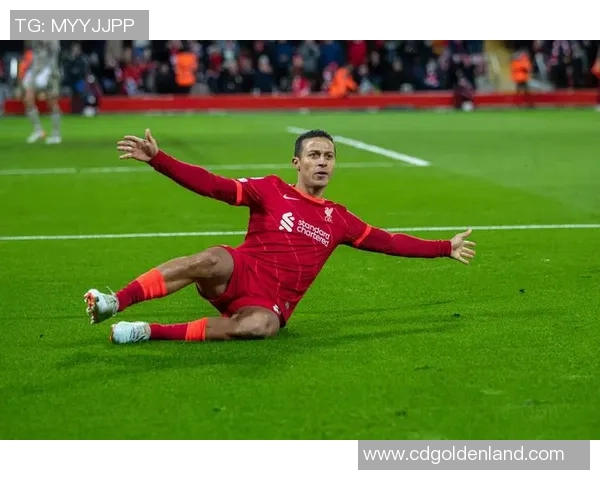 1月4日曼城与利物浦激战正酣双方进球精彩纷呈引发球迷热议 1月4日曼城与利物浦激战正酣双方进球精彩纷呈引发球迷热议