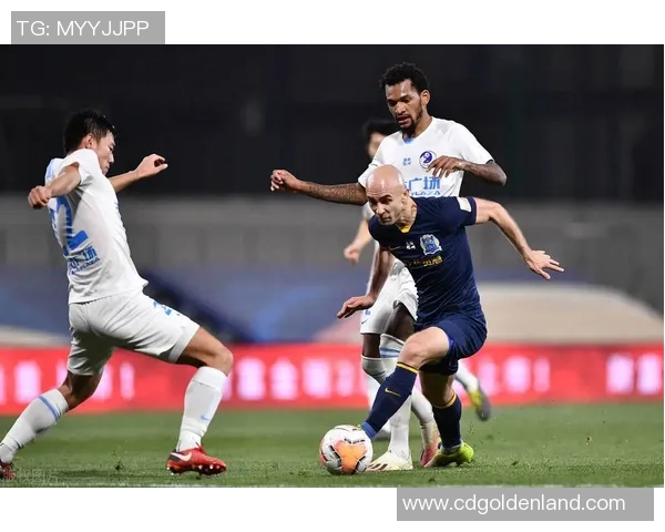 深圳佳兆业与石家庄永昌激战正酣比分悬念持续引发球迷热议 深圳佳兆业与石家庄永昌激战正酣比分悬念持续引发球迷热议